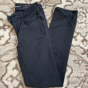 Brand: Eddie Bauer ✨ Size: 4 ✨ Color: Black